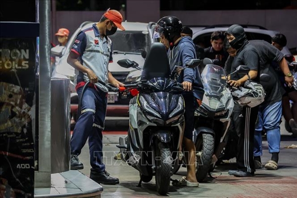 Giá dầu thế giới giảm mạnh sau nỗ lực trấn an thị trường của Tổng thống Trump về thời hạn xung đột